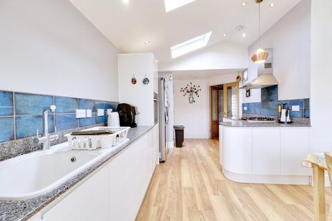 8 Usk Road, Aveley, South Ockendon, RM15 4PB