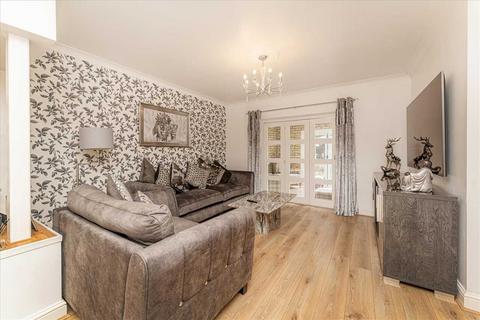 4 bedroom detached house for sale, The Avenue, Hornchurch, Hornchurch