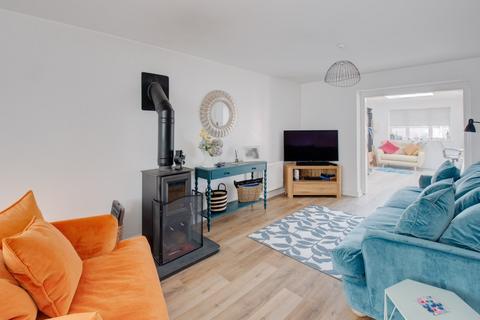 7 Cowslip Close, Catshill, Bromsgrove, B61 0GF