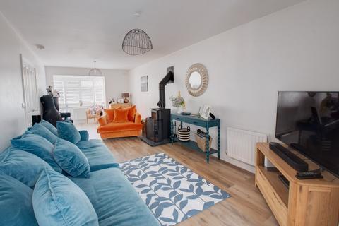 7 Cowslip Close, Catshill, Bromsgrove, B61 0GF