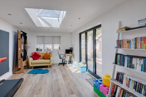 7 Cowslip Close, Catshill, Bromsgrove, B61 0GF