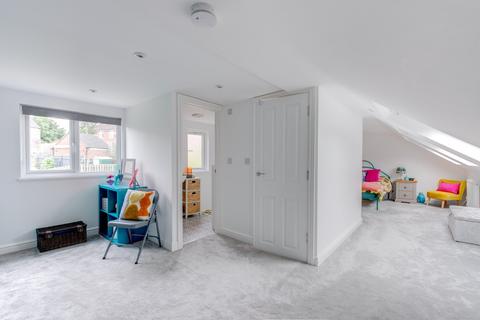 7 Cowslip Close, Catshill, Bromsgrove, B61 0GF