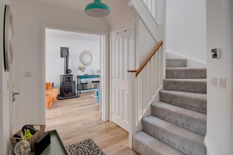 7 Cowslip Close, Catshill, Bromsgrove, B61 0GF