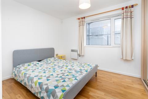 2 bedroom apartment to rent, Coleman Fields, London, N1