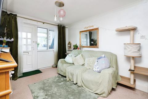 1 bedroom terraced house for sale, Parishes Mead, Stevenage, Herts, SG2