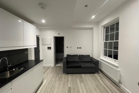 undefined, London Road, Staines TW18