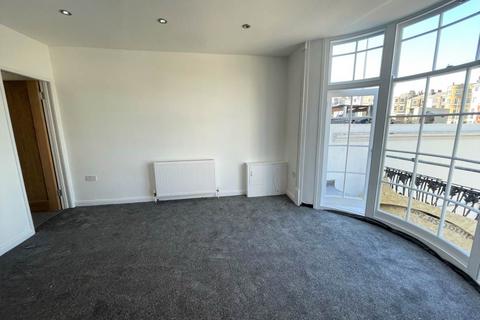 2 bedroom flat to rent, Richmond Place, Brighton, East Sussex