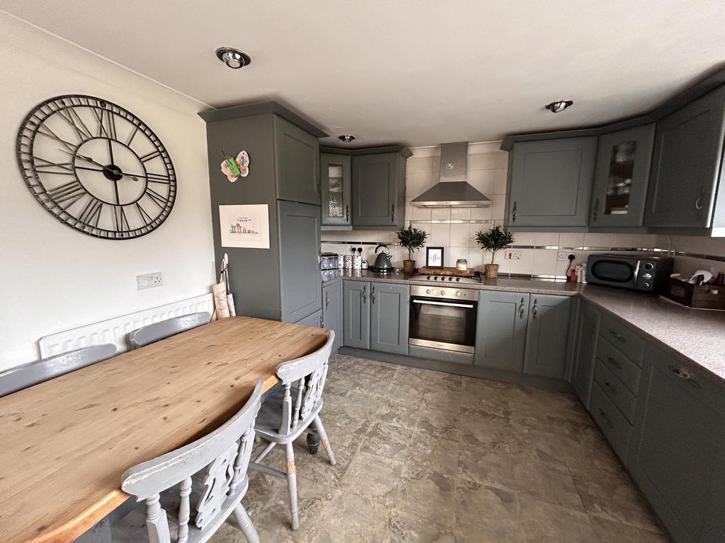 Kitchen/dining room (second image)