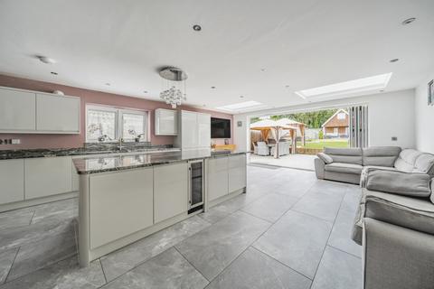 5 bedroom detached house for sale, Botley Road, West End, Southampton, Hampshire, SO30
