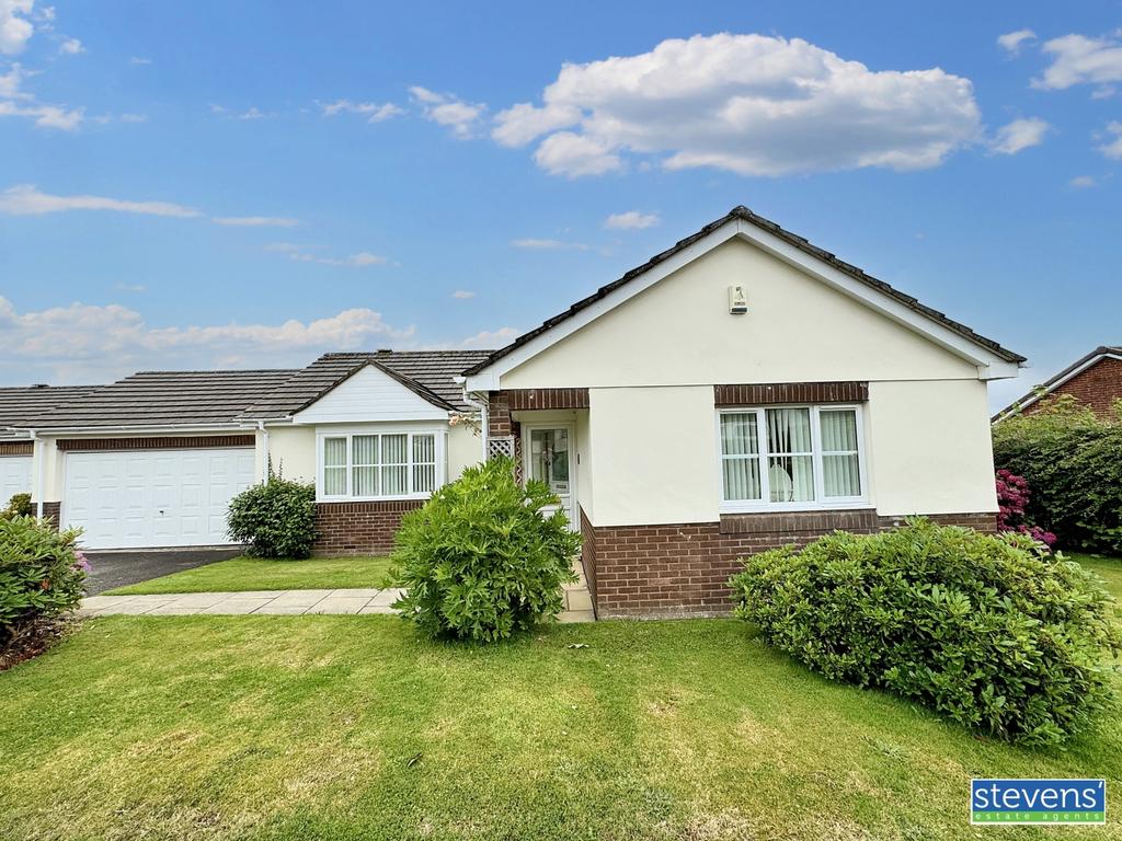 Baldwin Drive, Okehampton, Devon, EX20 3 bed detached bungalow for sale