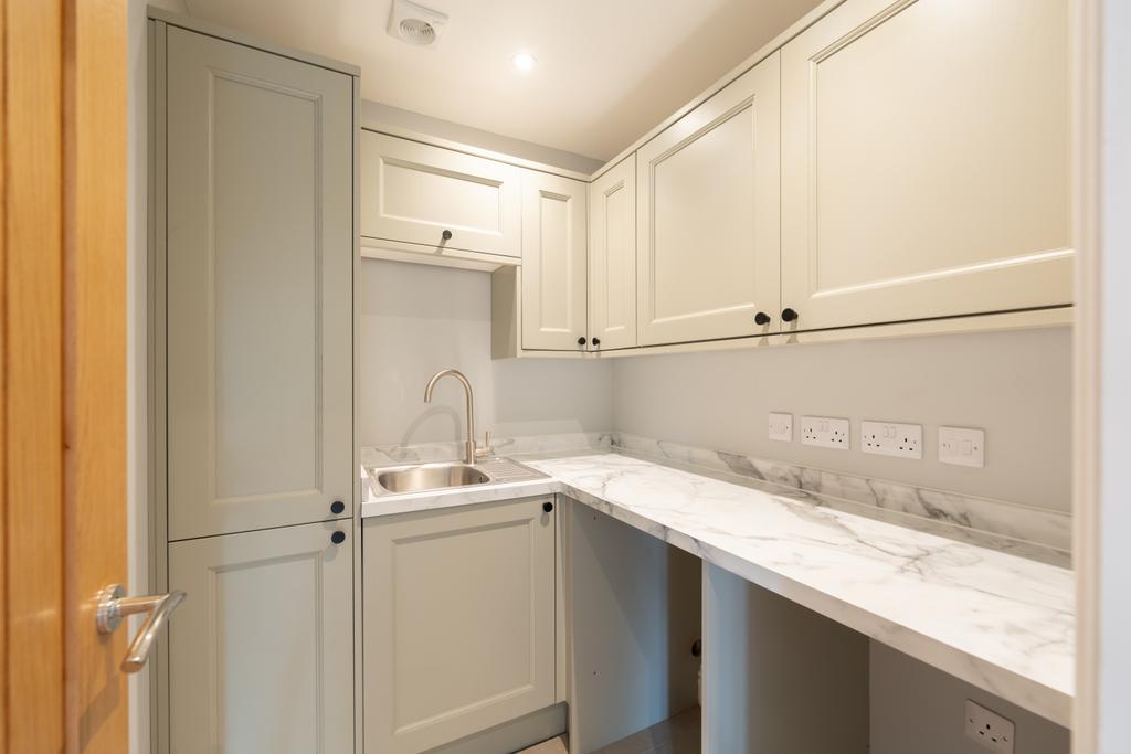 20240711135716 - 74 A07935-HDR - 3 Capel Hall Lane,