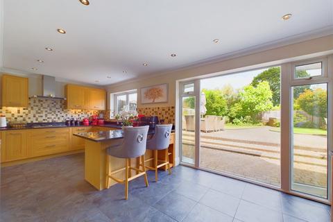 4 bedroom semi-detached house for sale, Lambs Farm Road, Horsham RH12