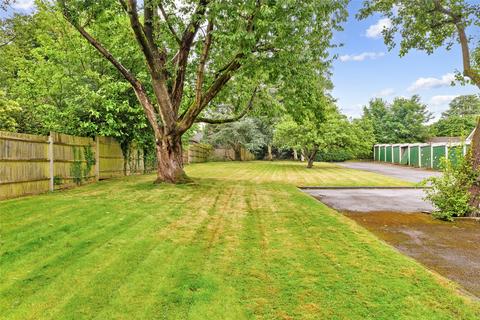 1 bedroom flat for sale, Bond Road, Warlingham, Surrey, CR6