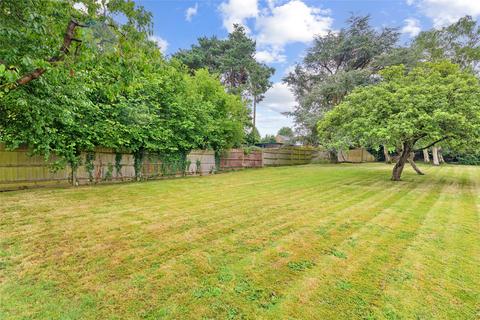Flat 5, Hazel Court Bond Road, Warlingham, CR6 9SD