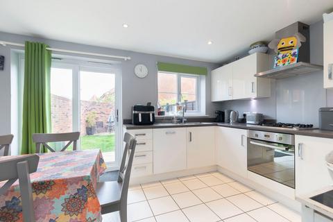 3 bedroom end of terrace house for sale, Tawny Close, Bishops Cleeve, Cheltenham, GL52