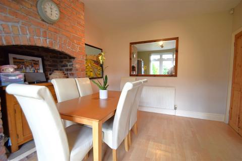 3 bedroom semi-detached house for sale, Hawthorn Road, Gatley