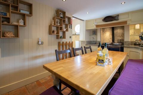5 bedroom link detached house to rent, Beach Lane, Weybourne