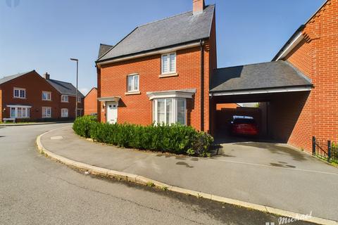 3 bedroom semi-detached house for sale, Calville Gardens, Aylesbury, HP18 0UX