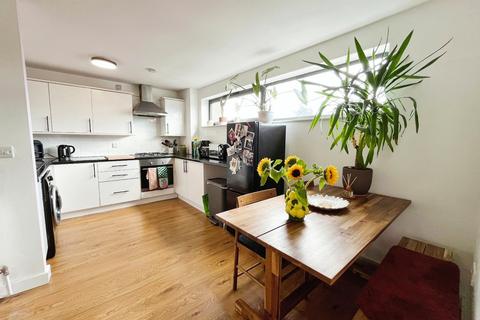 2 bedroom flat for sale, Whimberry Way, Withington, Manchester, Greater Manchester, M20