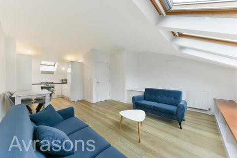 4 bedroom apartment to rent, OFFLEY ROAD, OVAL
