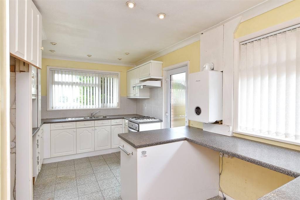 Kitchen/ Breakfast Room