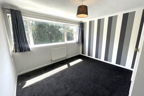 2 bedroom flat to rent, St Johns Court, Penstone Park, Lancing