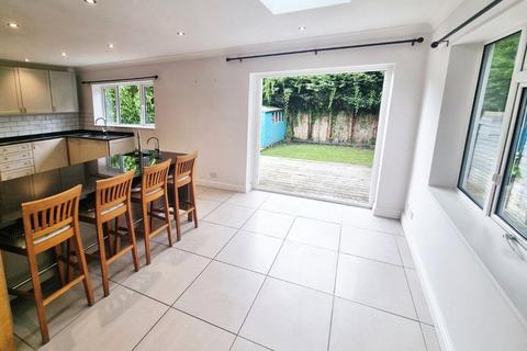 4 bedroom detached house for sale, Vale Road, Ash Vale GU12