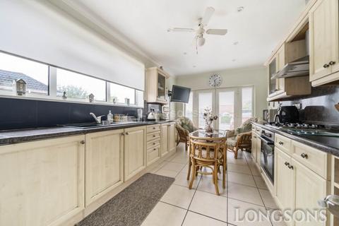 3 bedroom detached bungalow for sale, Archdale Close, West Winch