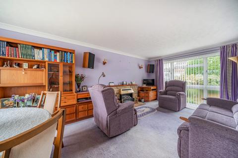 4 bedroom semi-detached house for sale, Haslemere cul de sac location