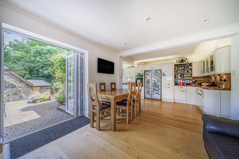 38 School Road, Haslemere, GU27 3RN