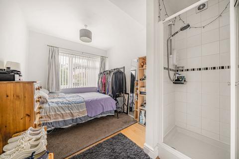 38 School Road, Haslemere, GU27 3RN