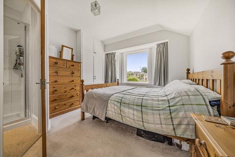 38 School Road, Haslemere, GU27 3RN
