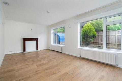 3 bedroom property to rent, Woodside Avenue, Woodside Park N12