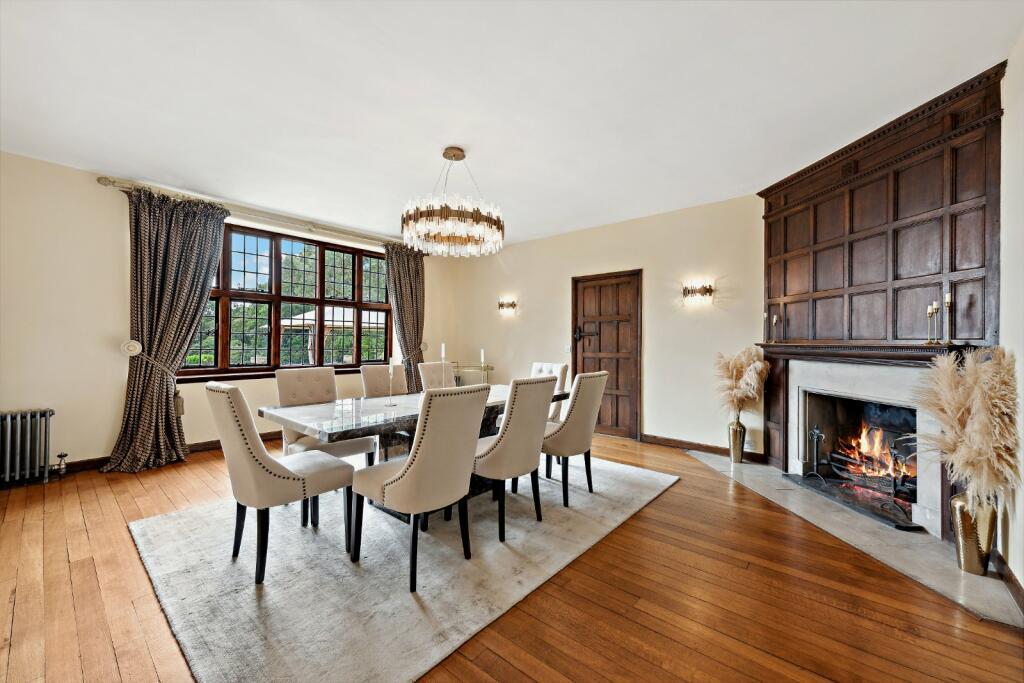 Dining room.jpeg