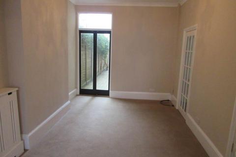 4 bedroom terraced house to rent, Wilson Road, Southend-On-Sea