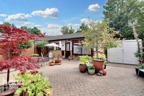 3 bedroom semi-detached bungalow for sale, The Gallops, Basildon