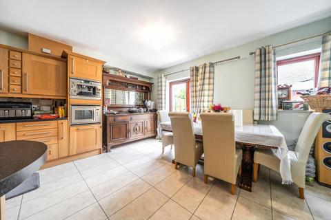 4 bedroom townhouse for sale, Rooksdown,  Basingstoke,  RG24