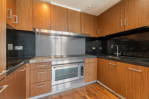 2 bedroom apartment for sale, New Providence Wharf, Fairmont Avenue, London, E14