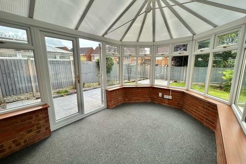 3 bedroom semi-detached house for sale, Headingley Close, Coalville, LE67