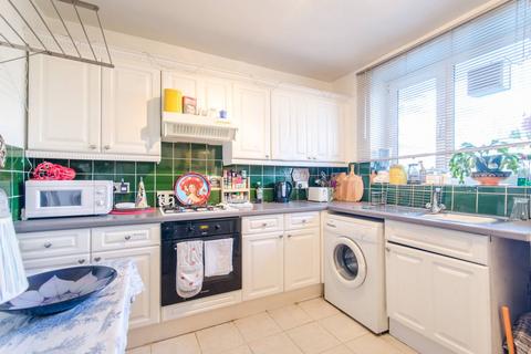 1 bedroom flat to rent, Weydown Close, Southfields, London, SW19