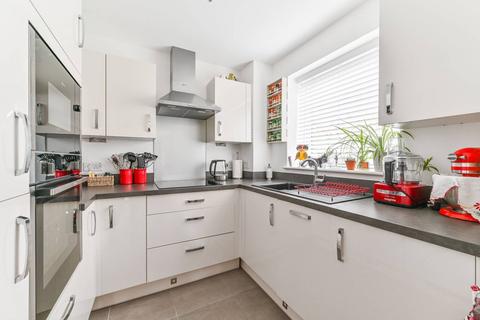 2 bedroom flat for sale, Lewis House, Beulah Hill, Upper Norwood, London, SE19