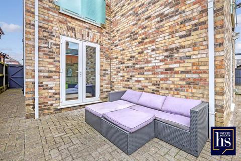 1 bedroom flat for sale, Ongar Road, Brentwood CM15