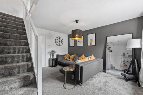 10 Blackthorn Drive, Nottingham, NG6 8PZ