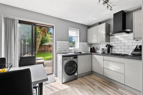 10 Blackthorn Drive, Nottingham, NG6 8PZ