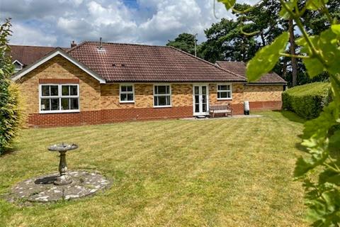 3 bedroom bungalow for sale, Masons Way, Codmore Hill