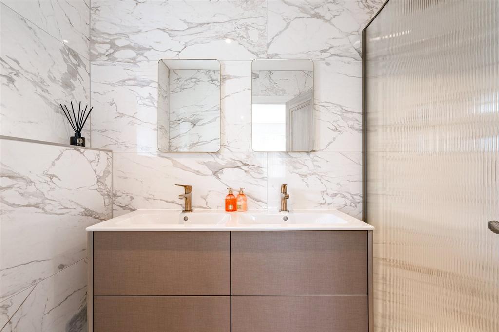 Bedroom One En Suite