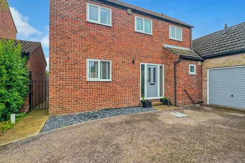 3 bedroom link detached house for sale, Saran Court, Wivenhoe, Colchester, CO7