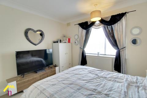 3 bedroom flat to rent, St Helens Road, Doncaster DN4