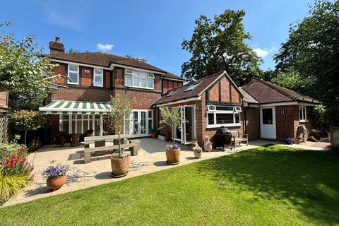 6 Bucknall Way, Beckenham, BR3 3XJ