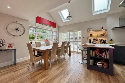 6 Bucknall Way, Beckenham, BR3 3XJ